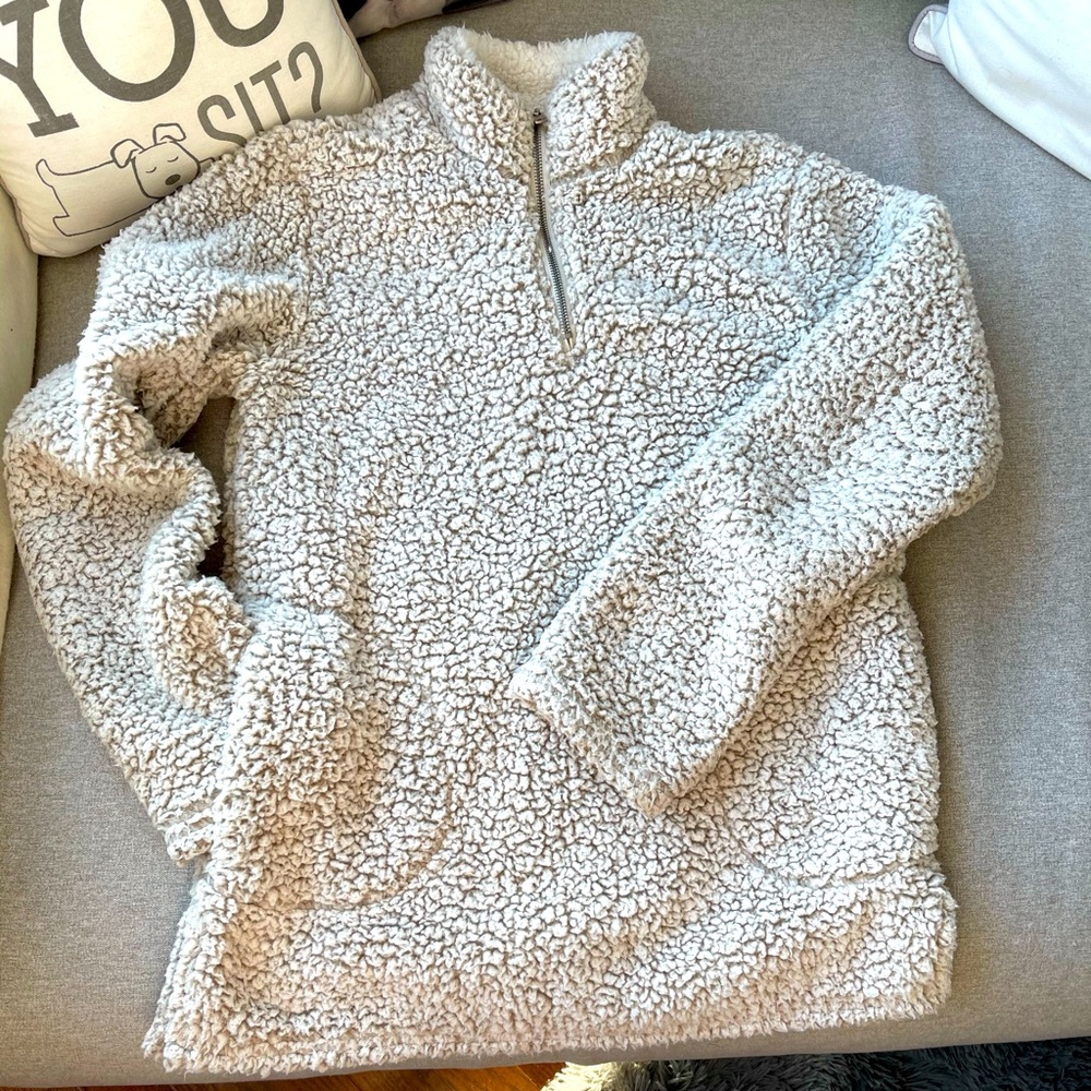 Love Tree fuzzy zippered top